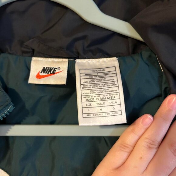 Retro Green Black Nike Windbreaker Jacket Workout Gear - Picture 5 of 8